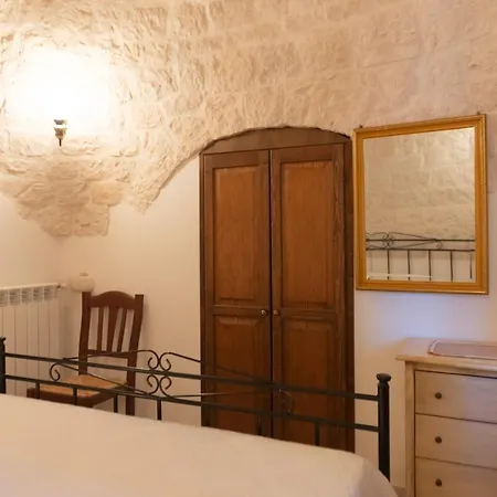 Trullo Aia Dell'ulivo * أوستوني